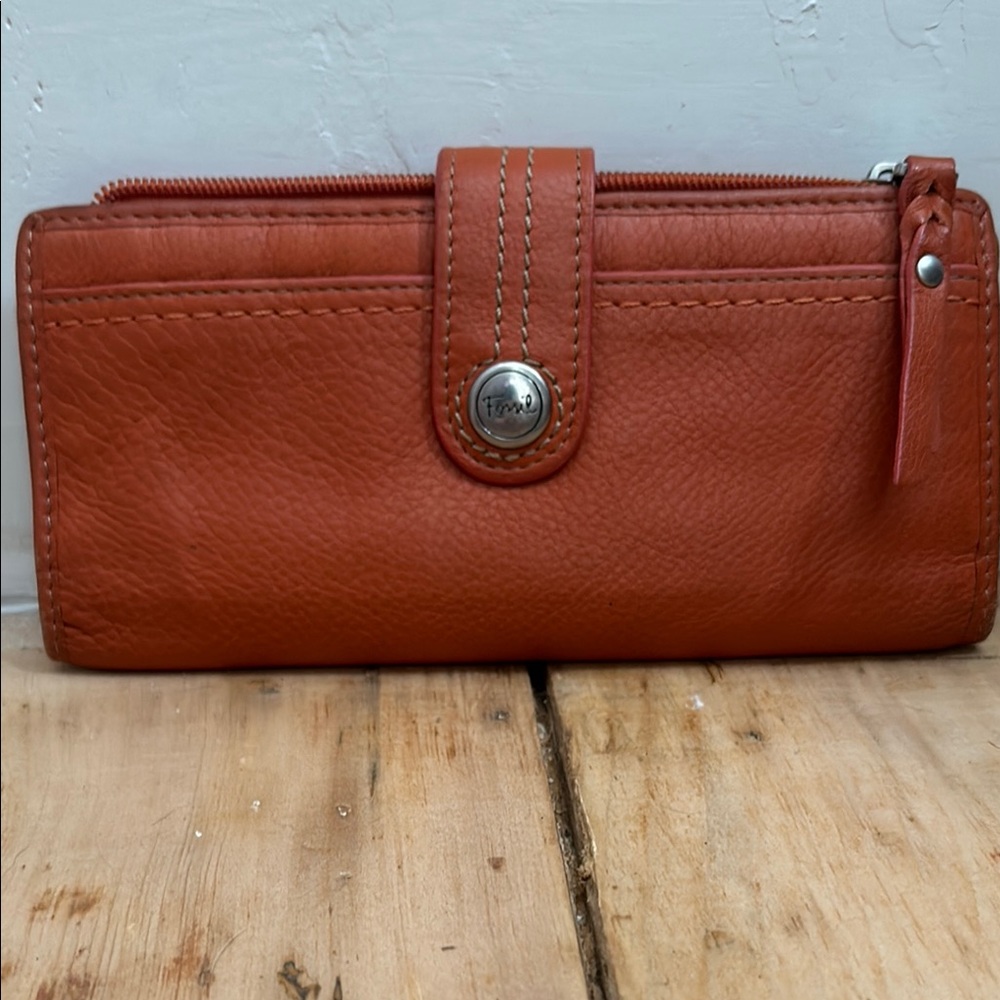 Fossil Leather Bifold Clutch Wallet Orange Coral